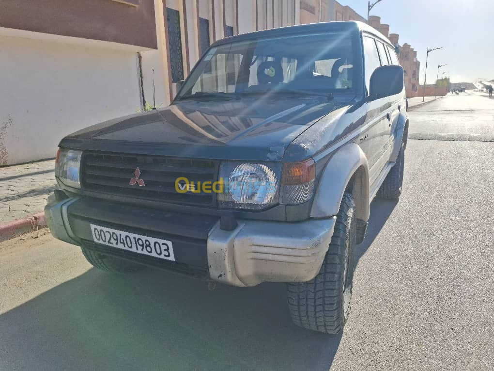 Mitsubishi Pajero Court 1998 