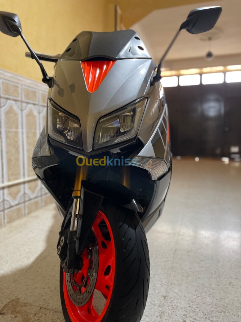 Tmax iron2 Yamaha 2015