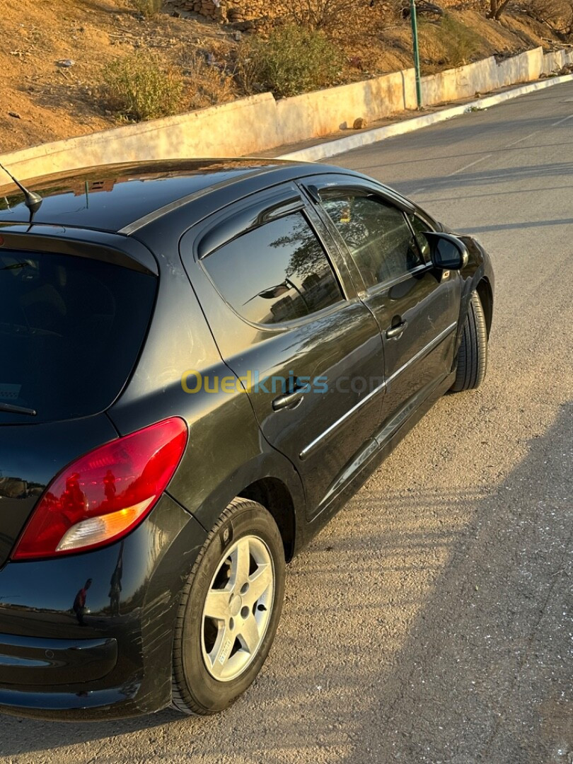 Peugeot 207 2011 