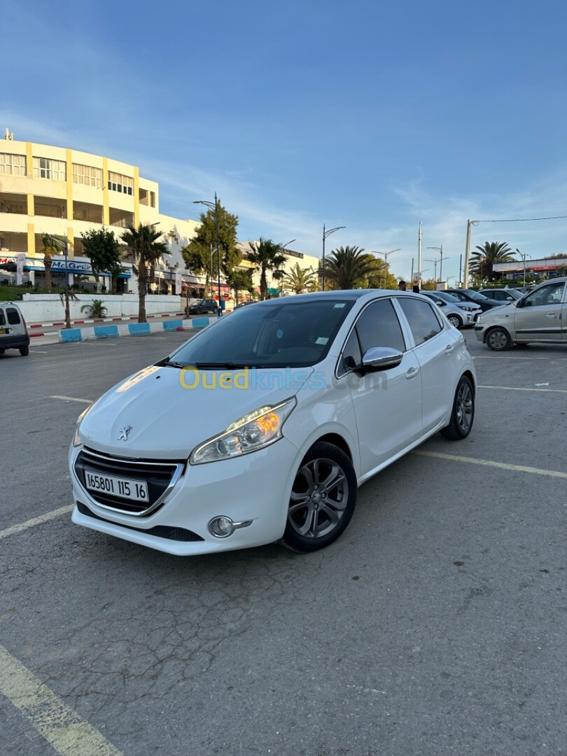 Peugeot 208 2015 Allure