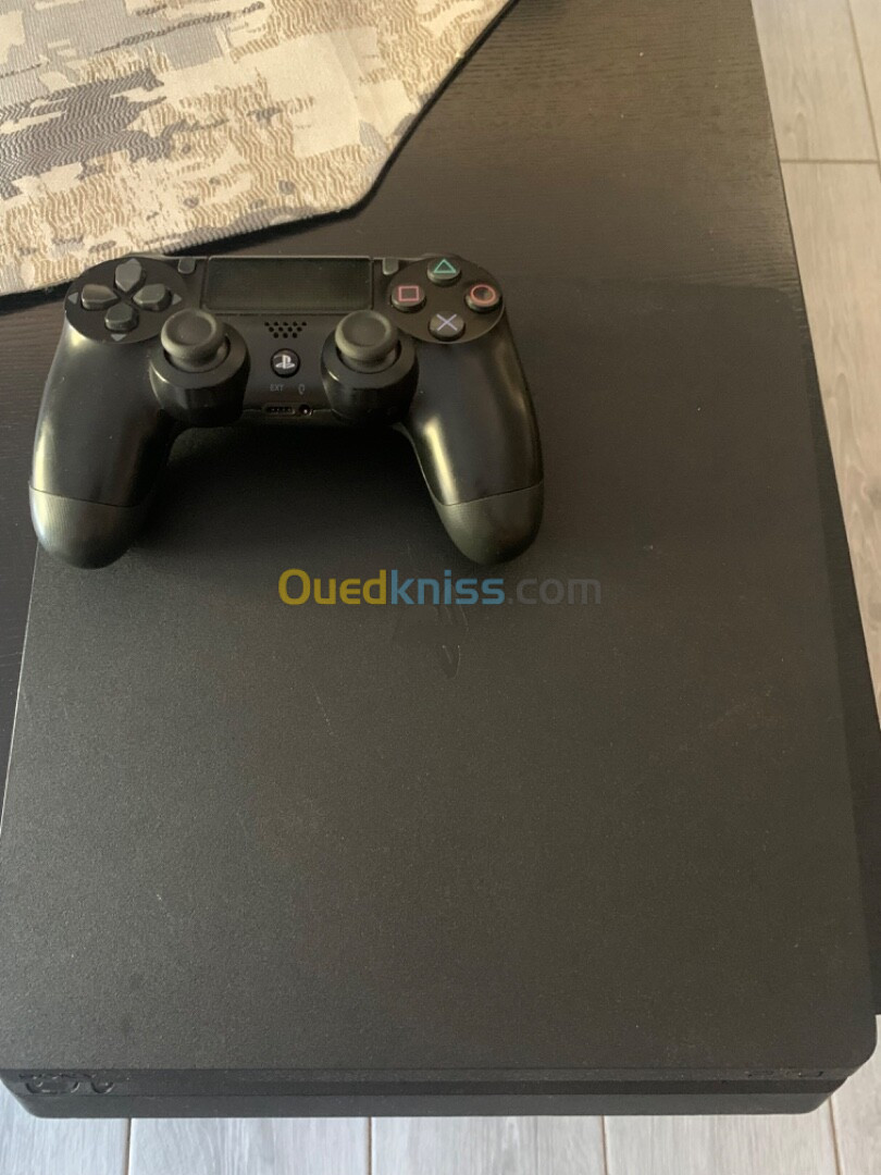 PS4 slim noir 500gb 