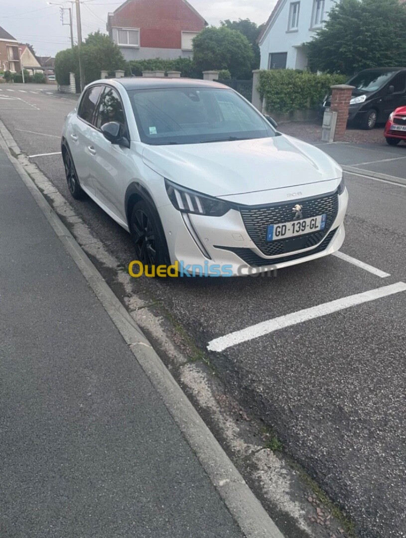 Peugeot 208 2021 GT PACK