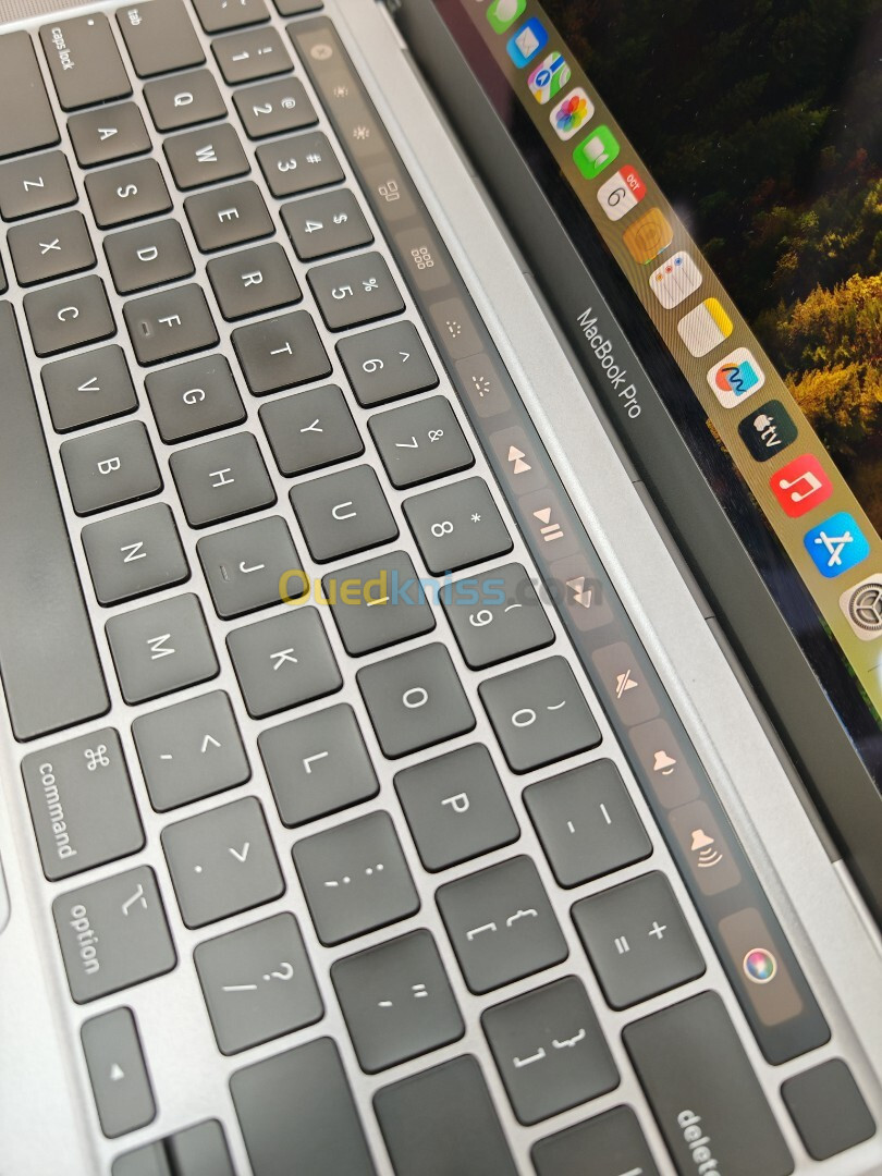 Macbook pro touch bar m1 2020 