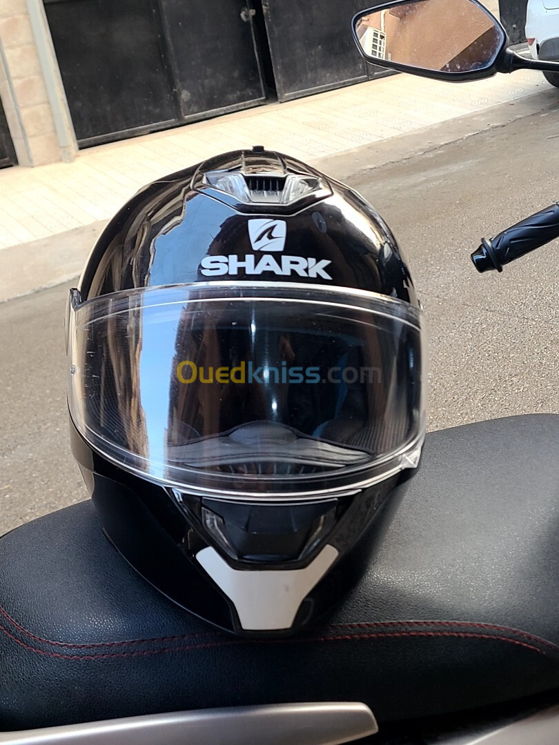 Casque shark skwal 2