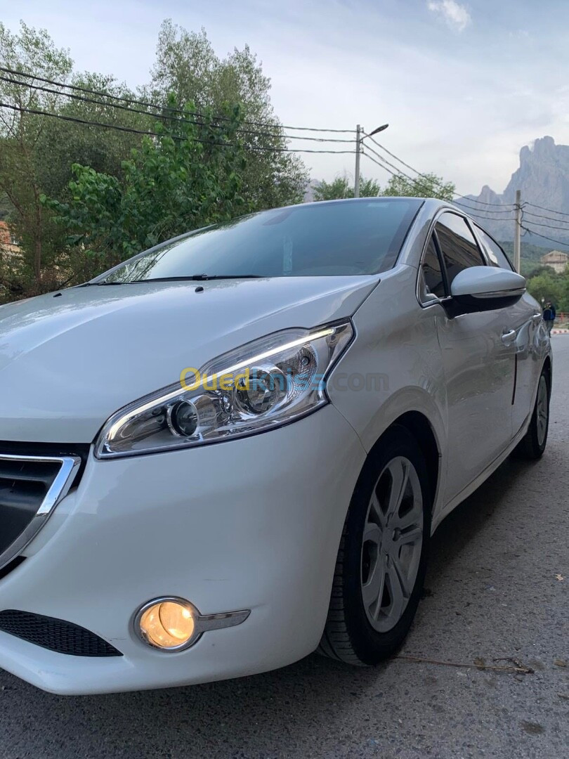 Peugeot 208 2014 Allure