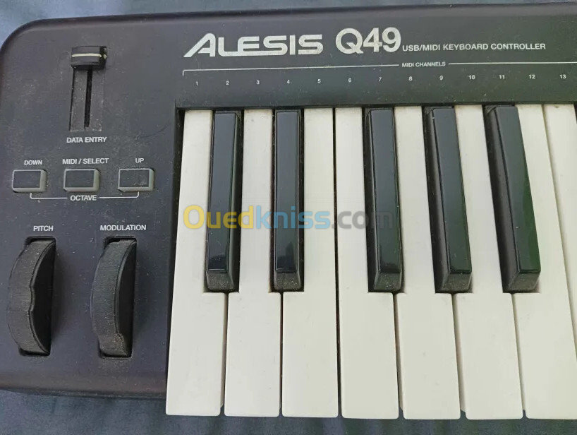 Clavier Midi Alesis Q49 + cable midi