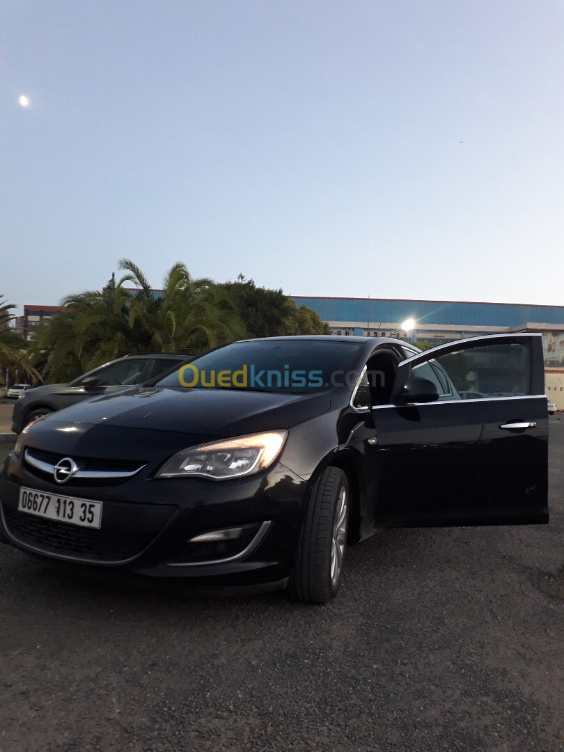 Opel Astra 2013 COSMO