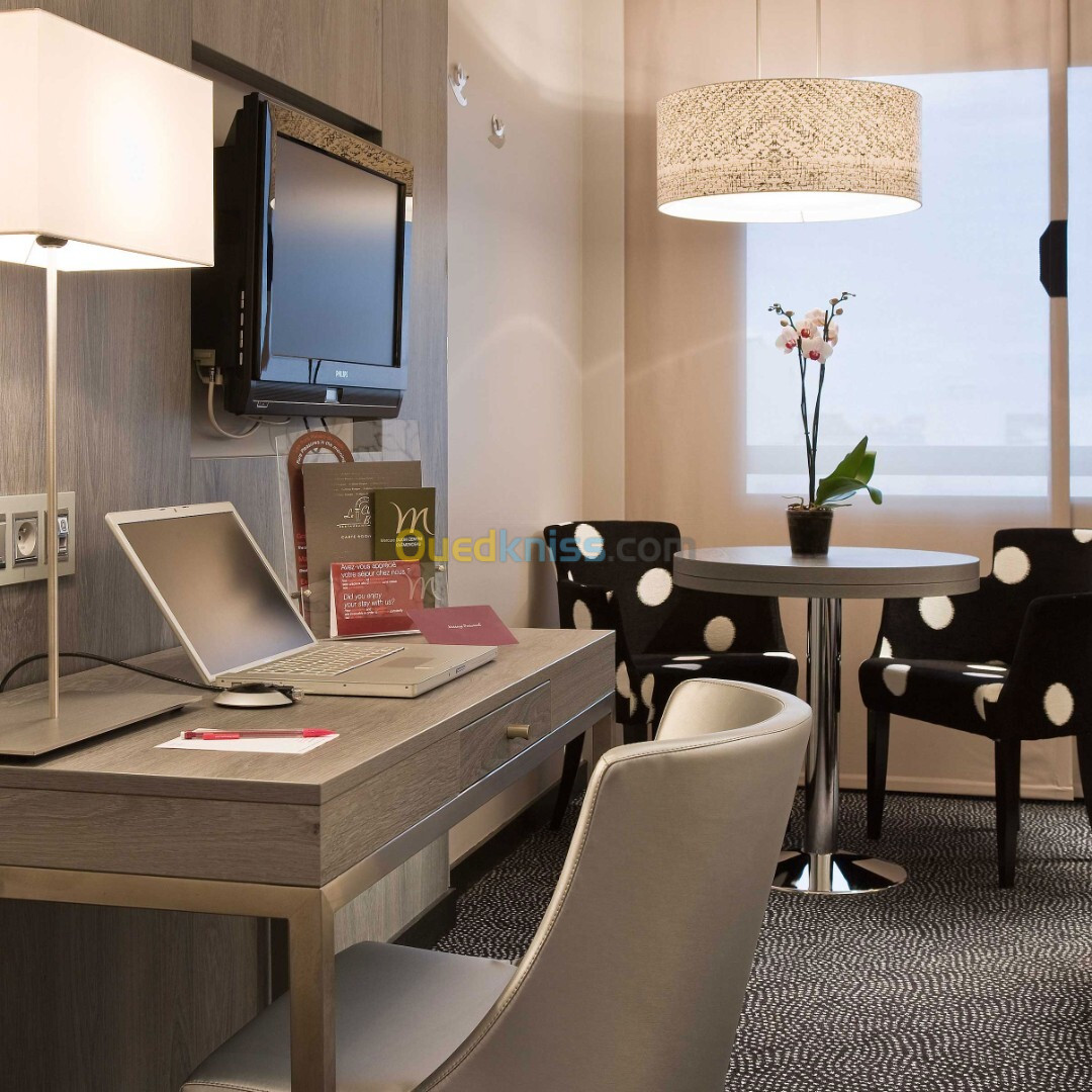 Mobilier de bureau et material informatique : Bureaux, Hotels, Superettes, entreprises.