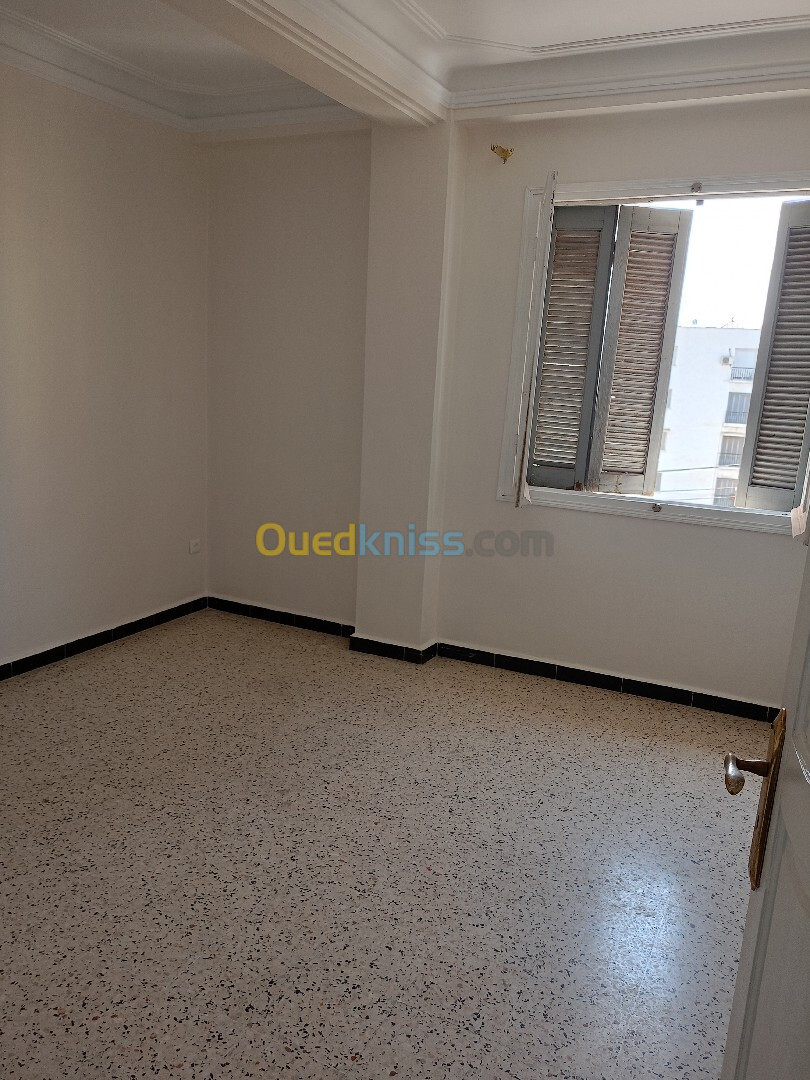 Location Appartement F4 Alger Kouba