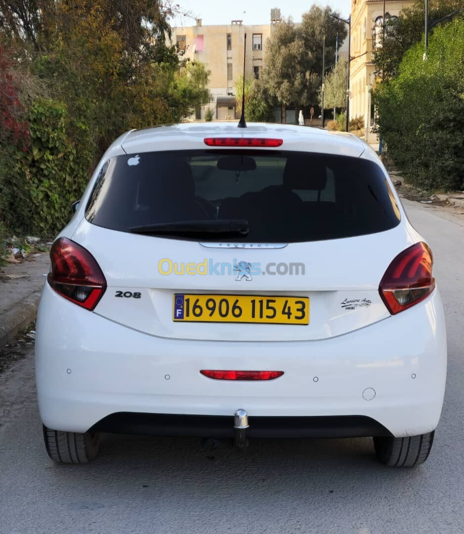 Peugeot 208 2015 Allure Facelift