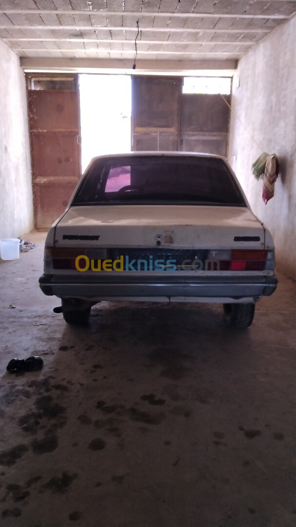 Peugeot 305 1985 305