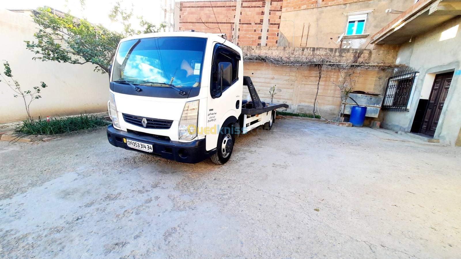 Nissan cabstar Renault maxity 2014