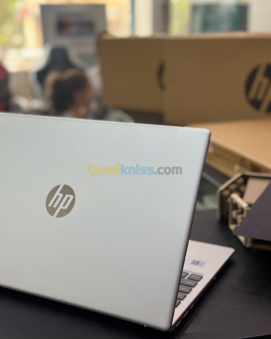 HP 15 Intel Core i7-1260P 18 Mo de cache, jusqu à 4,70 GHz 16GB DISQUE 512GB SSD 15.6 FULL HD IPS  