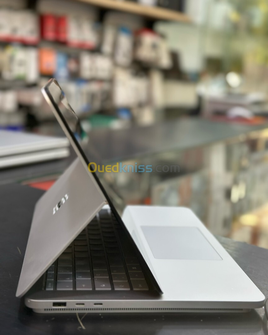 MICROSOFT SURFACE LAPTOP STUDIO 2 Intel Core i7-13700H 24 Mo de cache, à 5 GHz 16GB 512GB SSD 120Hz