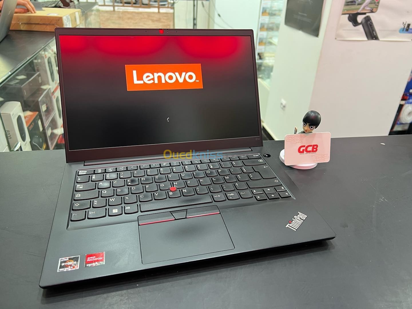 LENOVO THINKPAD E14 Gen3 mobiles AMD Ryzen 5 5500U avec graphiques Radeon Vega  16GB  256GB SSD 14"