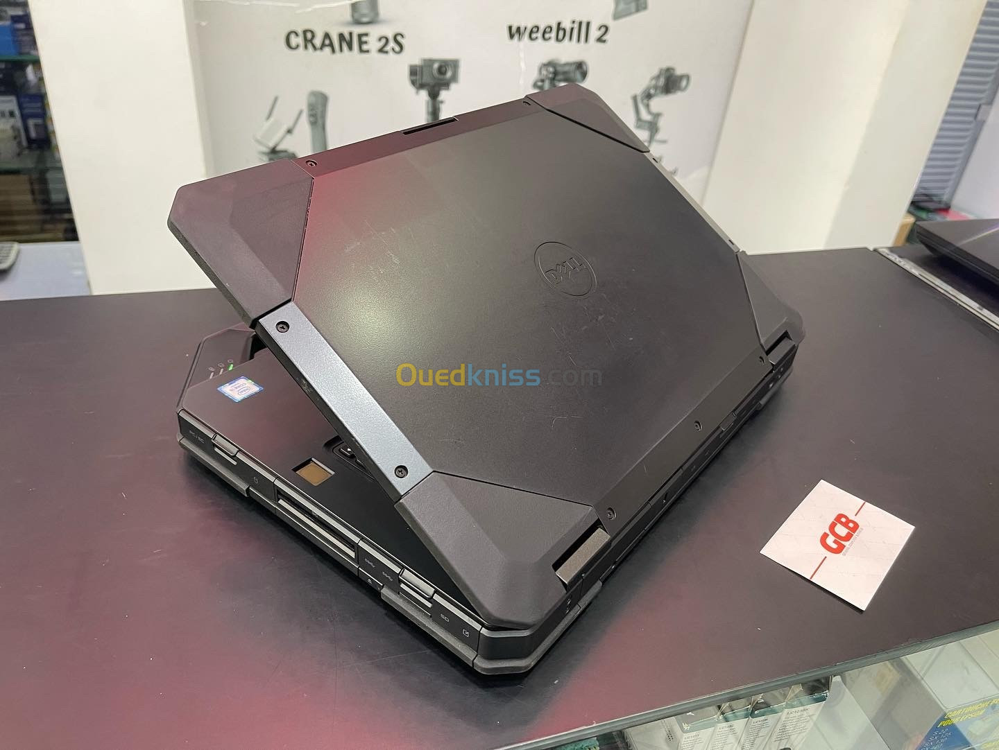 DELL LATITUDE RUGGED 14 5414  Intel Core i5-6300U 3 Mo de cache, jusqu'à 3 GHz 8GB 256GB SSD 14" 