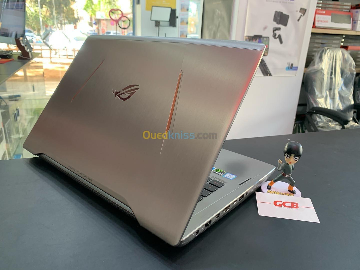 ASUS ROG G702 Intel Core i7-7700HQ 6 Mo de cache, jusqu'à 3,80 GHz 8GB  256GB SSD  GTX 1070 17"