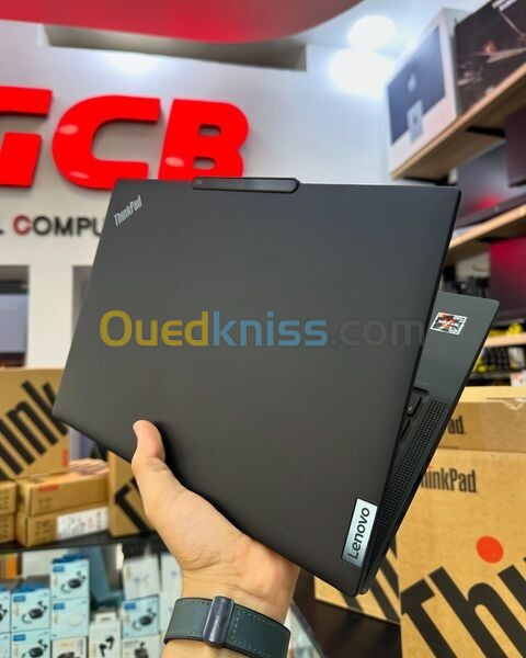 LENOVO THINKPAD X13 Gen4 AMD Ryzen 5 Pro 7540U  Jusqu à 4.9 GHz  16GB DDR5  256GB SSD 13,3 WUXGA IPS