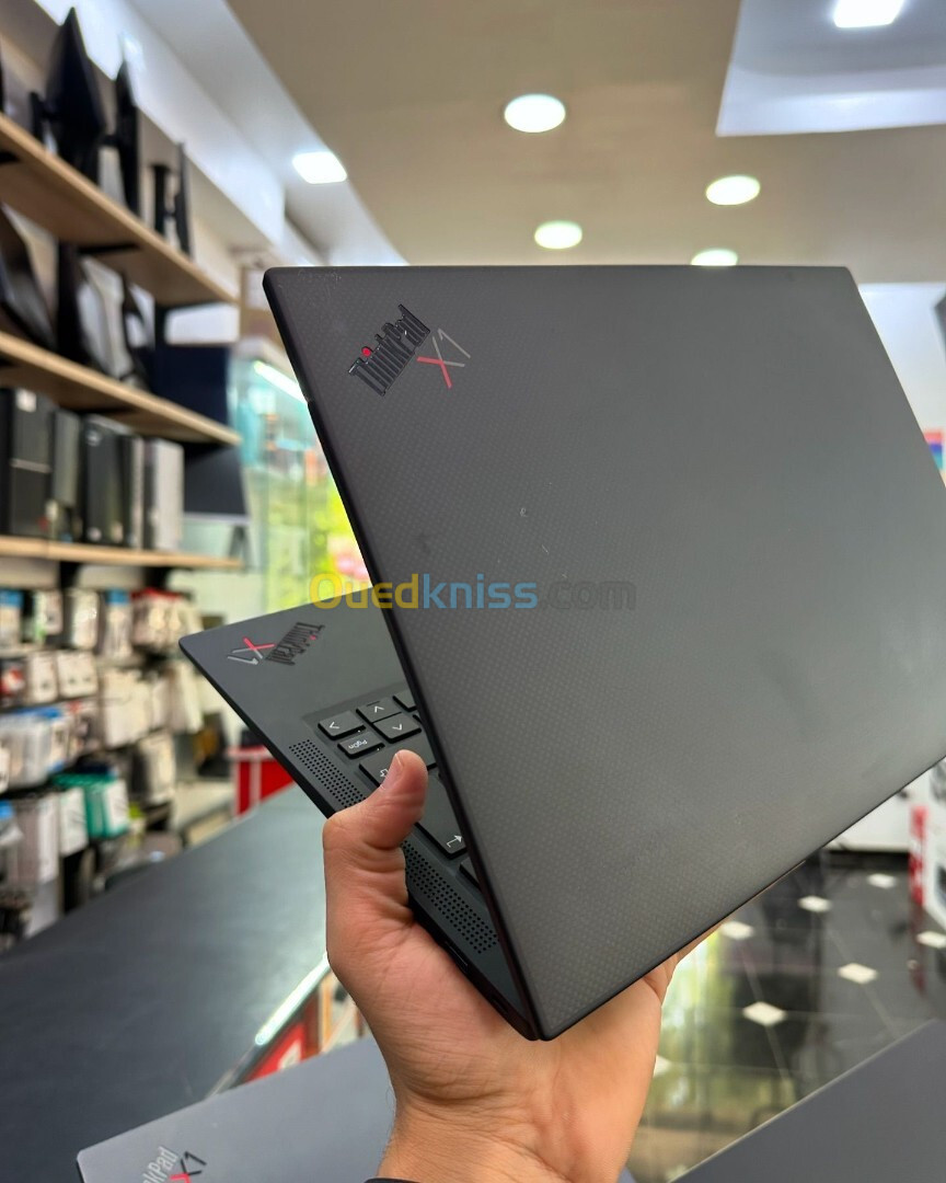 LENOVO THINKPAD X1 Carbon Gen9 Intel Core i7-1185G7 12 Mo , 4,80 GHz, 32GB 1TB SSD 14 4K UHD OLED   