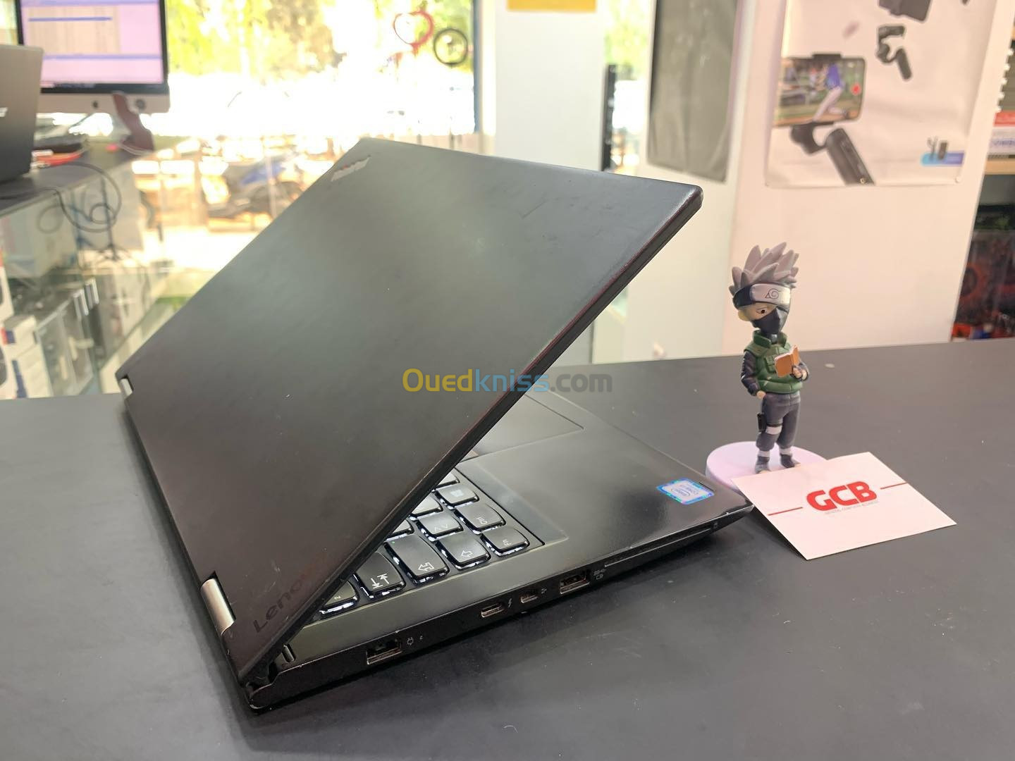 LENOVO THINKPAD YOGA 370 Intel Core i7-7500U 4 Mo de cache, jusqu'à 3,5 GHz 8GB  512GB SSD 13" 