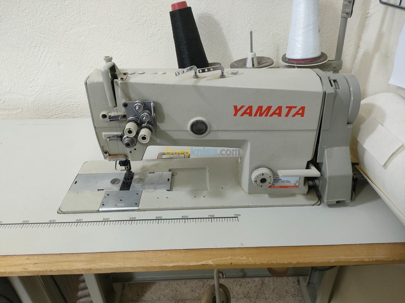 YAMATA FY82 (Machine A Coudre Double Aiguille)