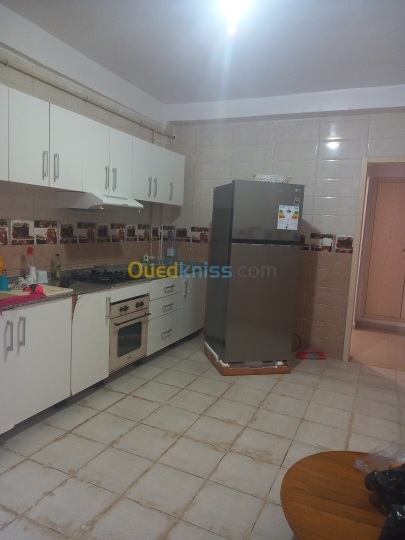 Location Appartement F4 Alger Bordj el bahri