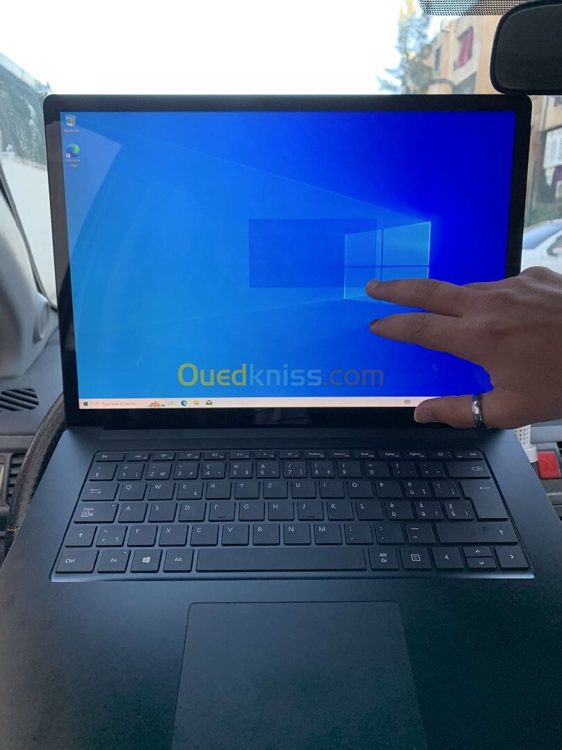 Surface 4 laptop i7 11em 16 GB ram 512 SSD tactile 