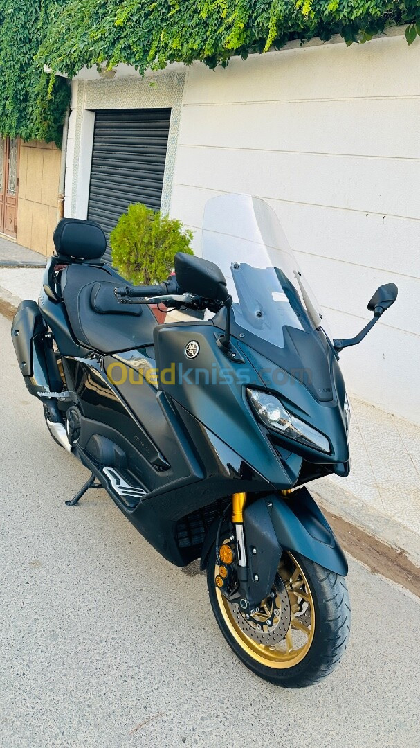 Yamaha Tmax 2022