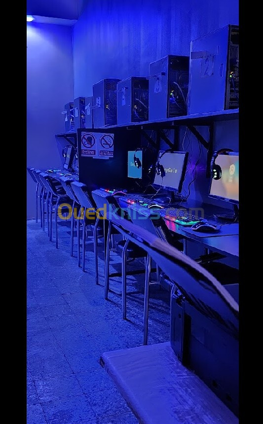 Cyber Café gaming 