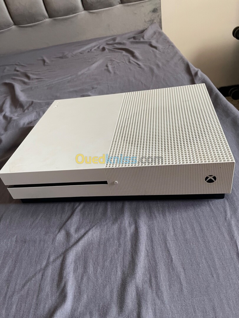 Xbox one s sans manette 