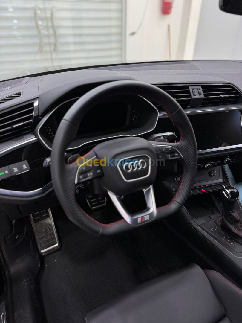 Audi Q3 2024 S-LINE