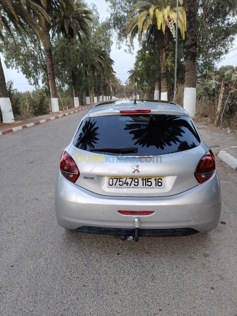 Peugeot 208 2015 Allure Facelift