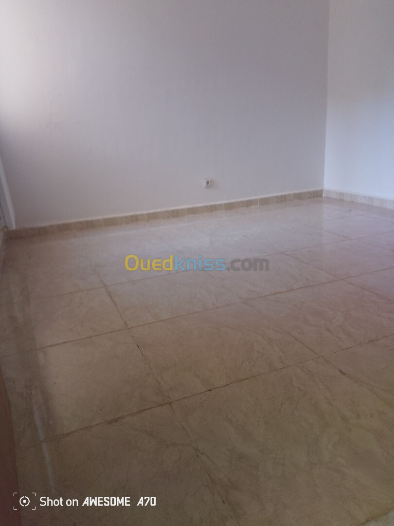 Location Appartement F4 Alger Souidania