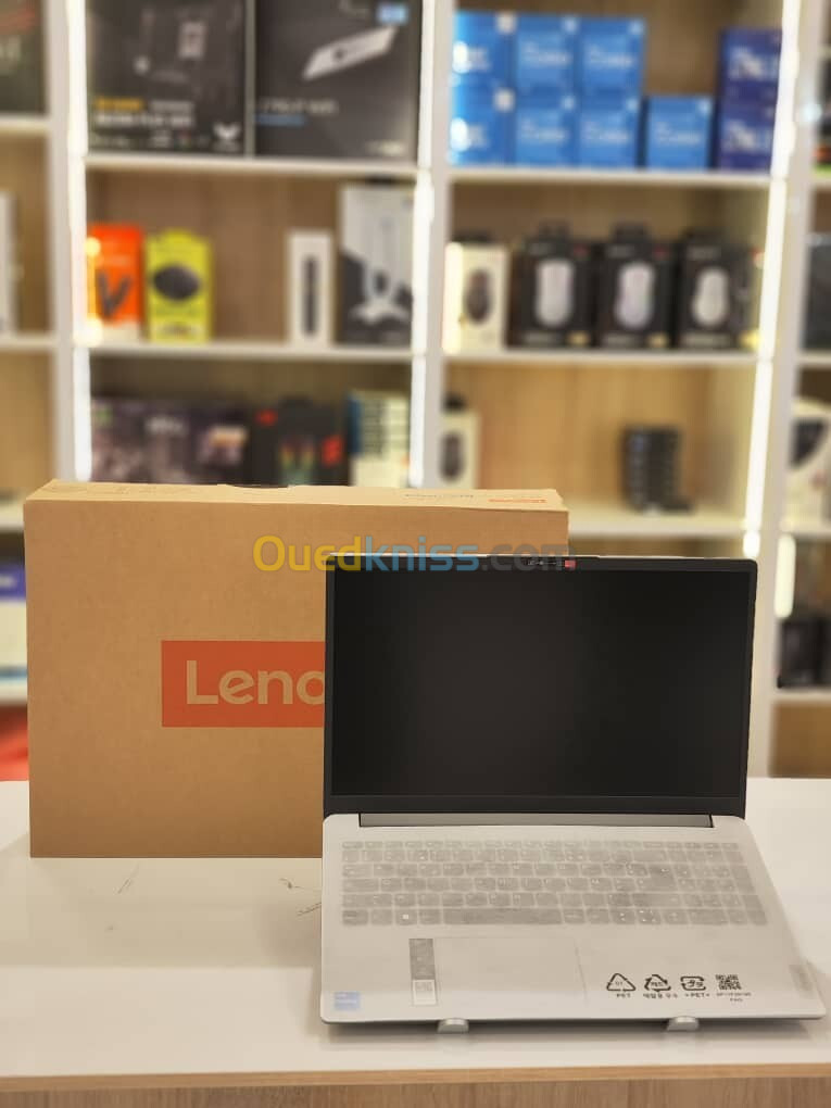 LENOVO IDEAPAD 1 15IAU7 I5-1235U 8Go 512GB NVMe 15.6" FHD IPS FREE DOS + POCHETTE ORIGINAL LENOVO