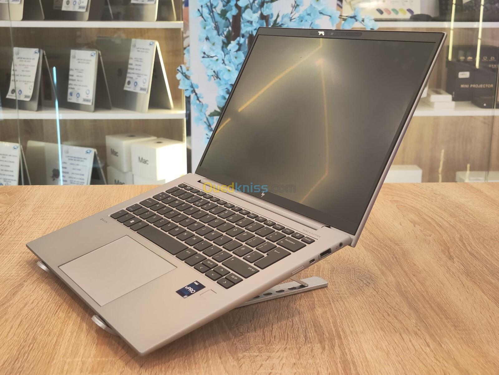 STATION MOBILE HP ZBOOK FIREFLY-14 G10  I7-1365U 32Go DDR5 1TB NVMe RTX A500 4Go 14" FHD+ IPS WIN 11