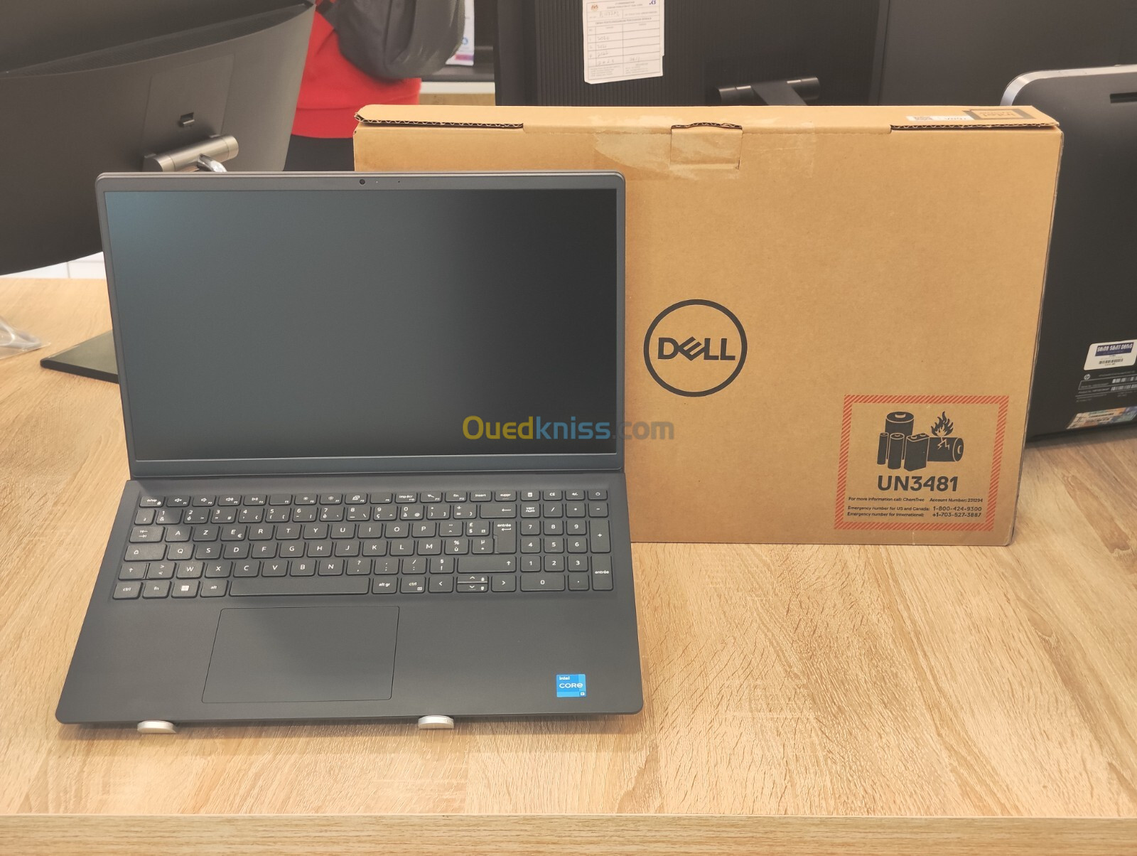 DELL VOSTRO 3520 I3-1215U 4Go 256GB NVMe 15.6" FHD IPS FREE DOS