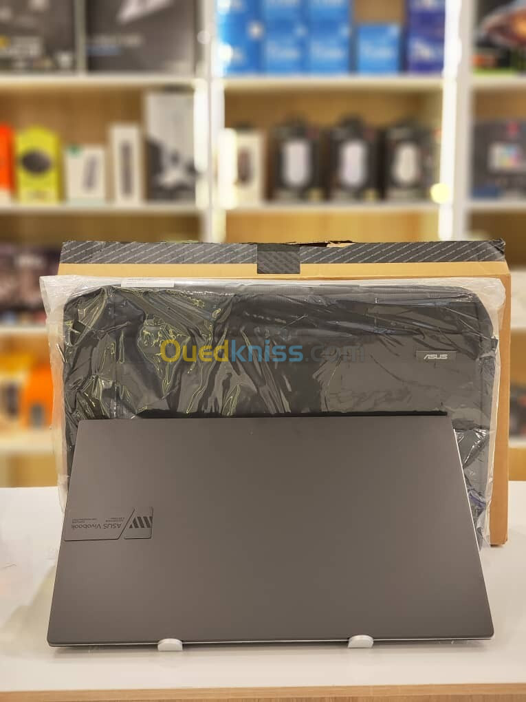 ASUS VIVOBOOK 17X M3704Y RYZEN 5-7430U 16Go 512GB NVMe 17.3" FHD IPS WIN 11 + POCHETTE ORIGINAL ASUS