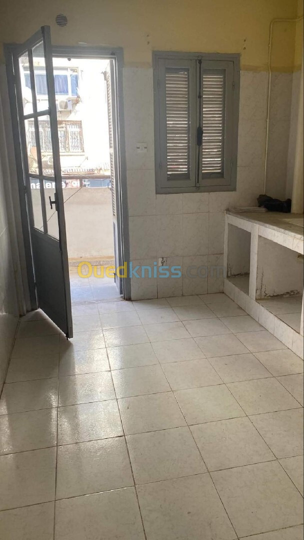 Location Appartement F3 Alger Ain benian