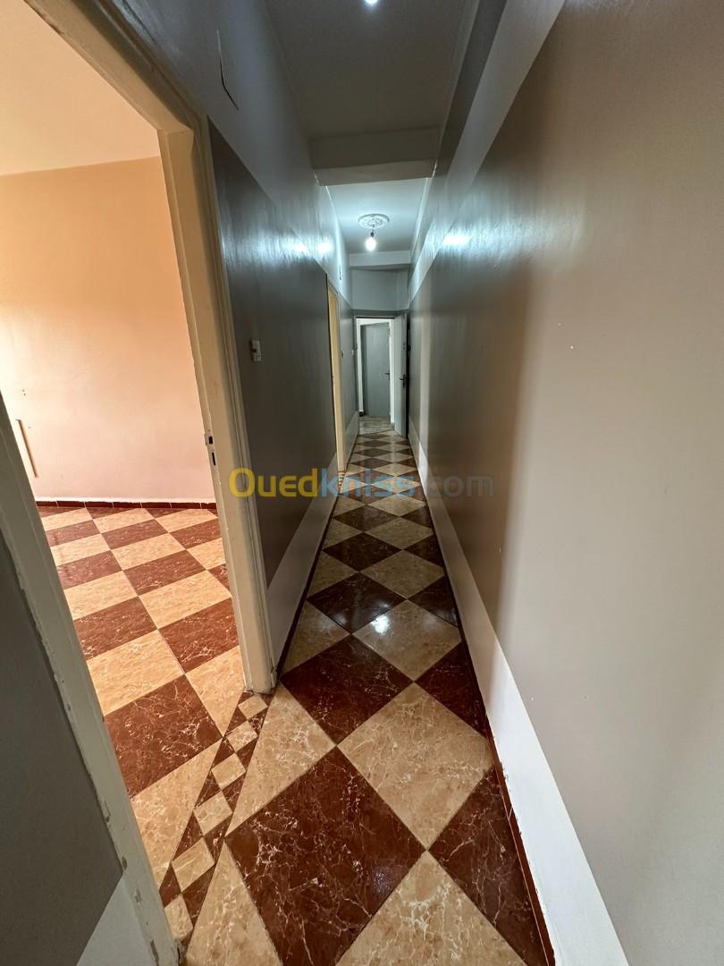 Location Appartement F3 Alger Saoula