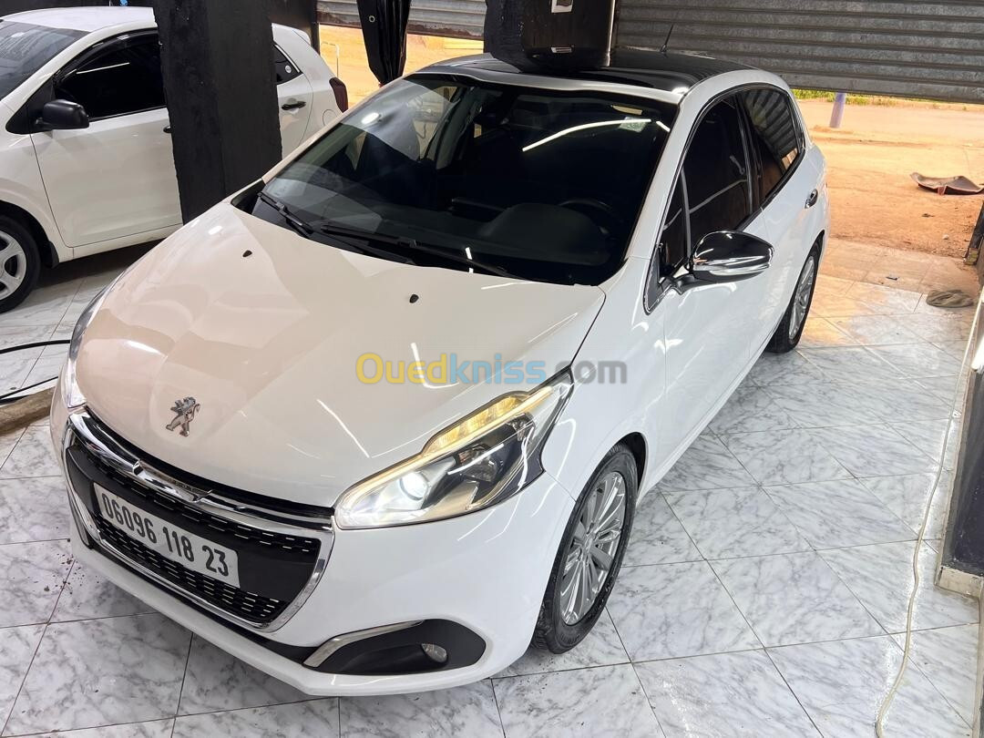 Peugeot 208 2018 Allure