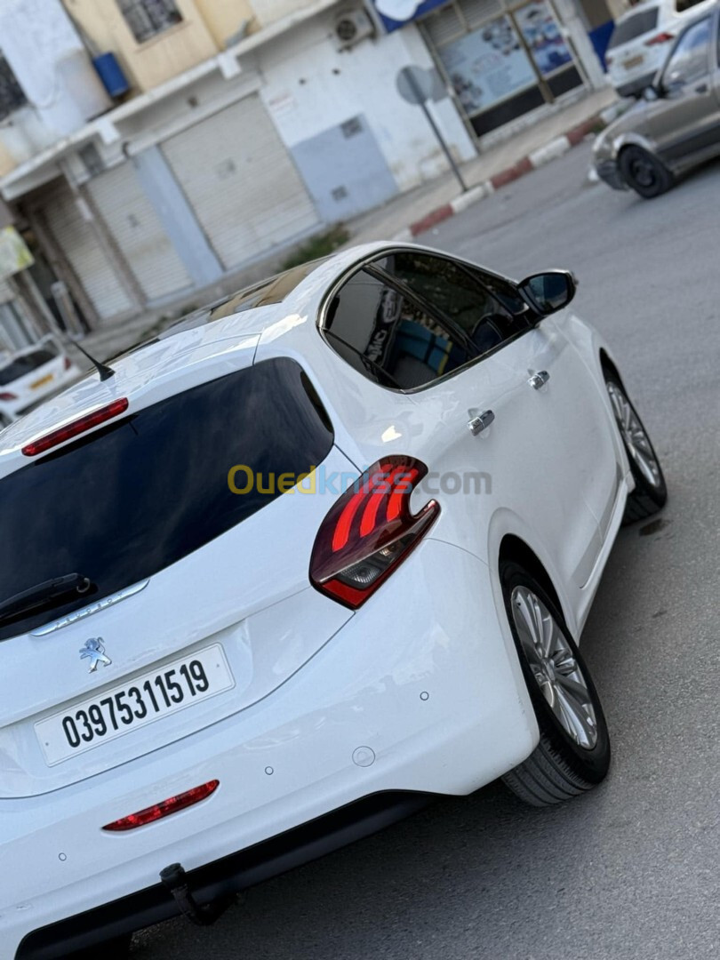 Peugeot 208 2015 Allure Facelift