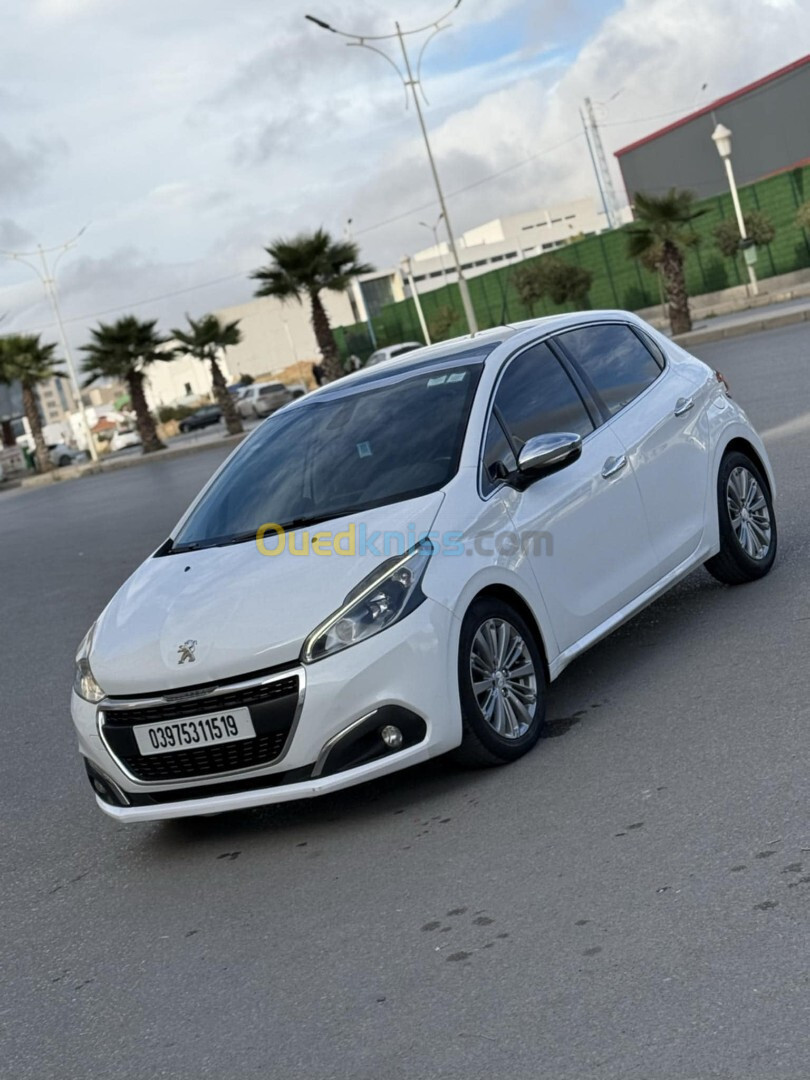 Peugeot 208 2015 Allure Facelift