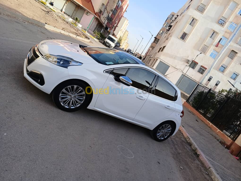 Peugeot 208 2015 Allure Facelift