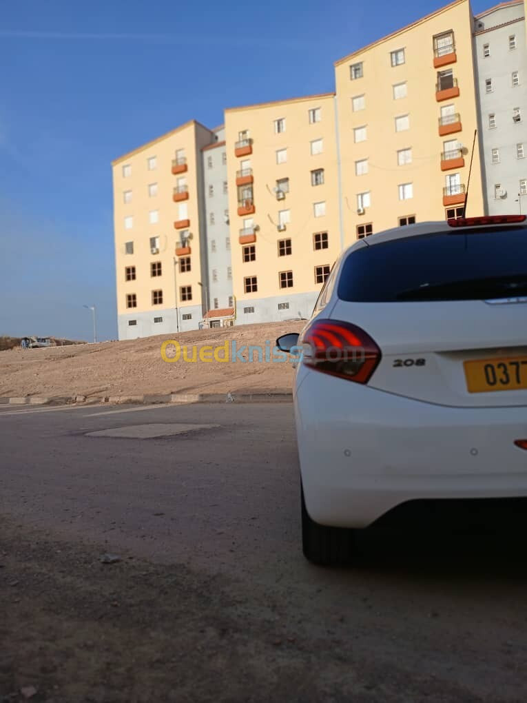 Peugeot 208 2015 Allure Facelift