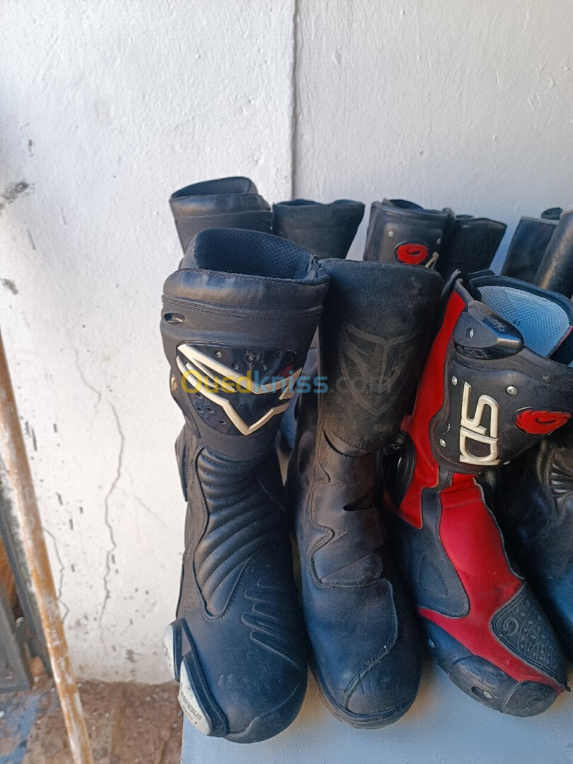 Les Boots spécial moto originales. Voir en bas la liste des modèles avec prix