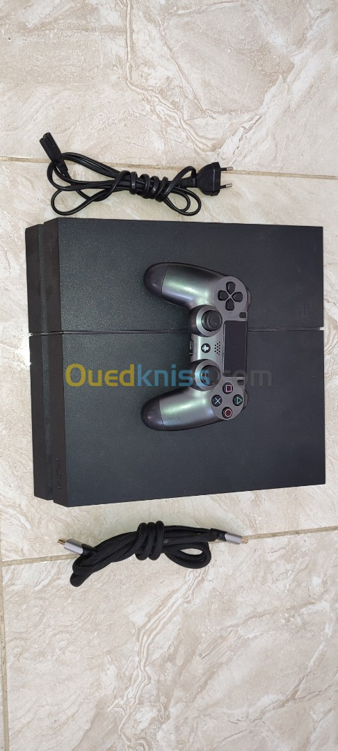 PS4 très bon état 