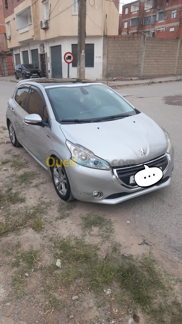 Peugeot 208 2015 Allure