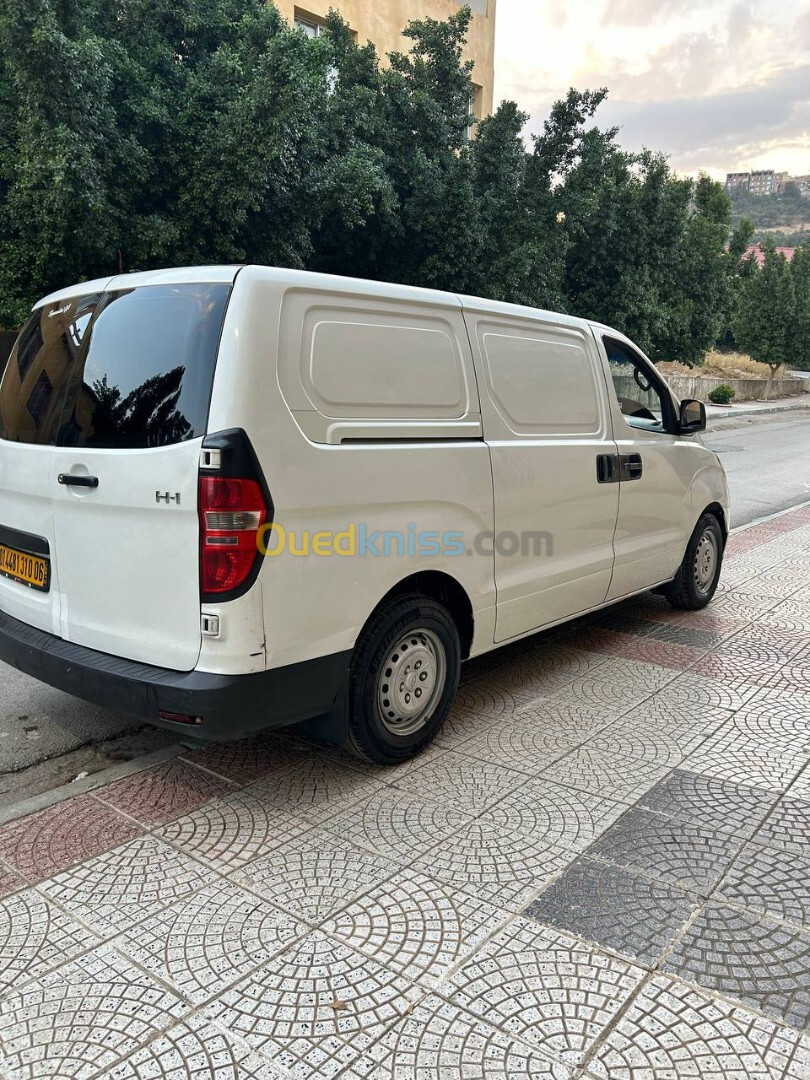 Hyundai H1 2010 Tolé