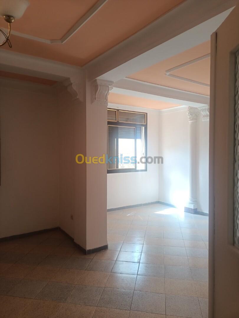 Location Appartement F4 Alger Draria