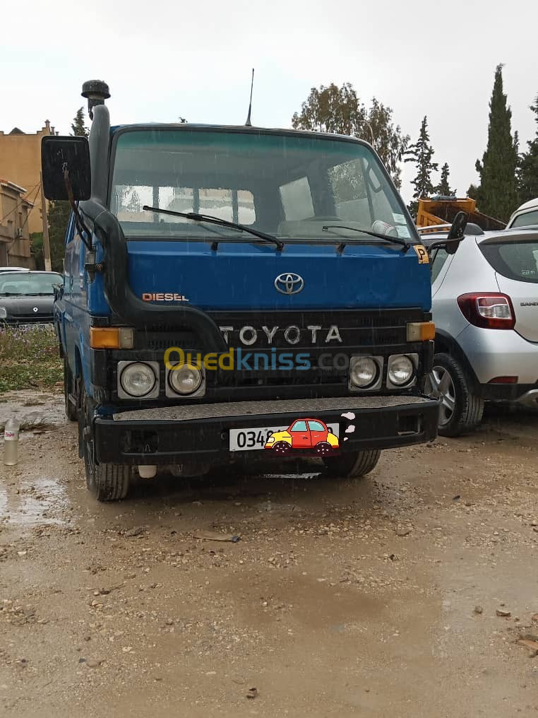 Toyota دوبل كابين 1990